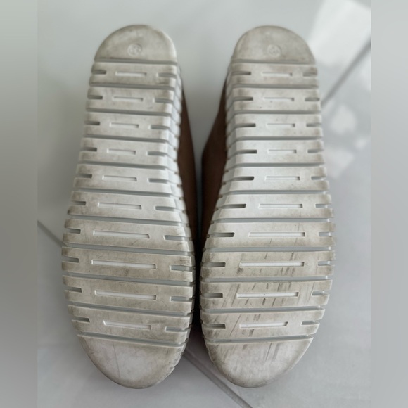 Eric Michael Marlo Slip-On Sneakers Sz 38 (US 7.5)Cafe Distressed Nubuck Leather - Picture 7 of 11